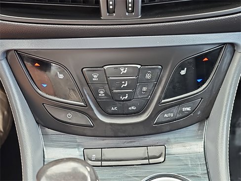 Used 2020 Buick Envision Premium w/ LPO, Cargo Package image 23