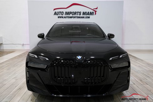 Used 2024 BMW 740i image 32