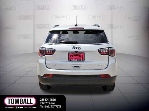 Used 2025 Jeep Compass Latitude image 7