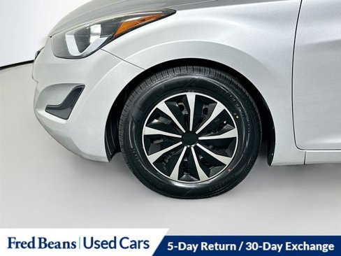 Used 2016 Hyundai Elantra SE image 29