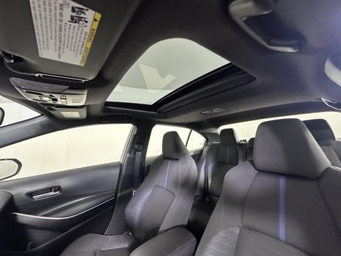 Used 2022 Toyota Corolla SE image 18