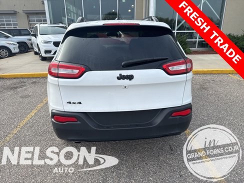 Used 2018 Jeep Cherokee Sport image 5