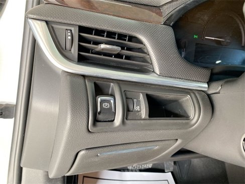 Used 2014 Cadillac XTS Luxury image 17