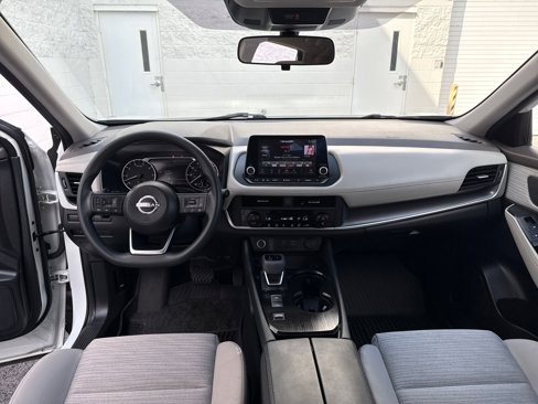 Used 2023 Nissan Rogue SV image 15