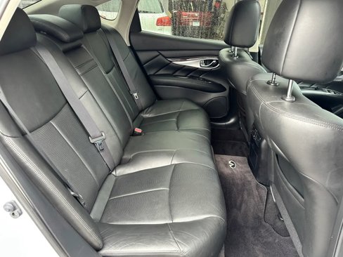 Used 2011 INFINITI M56 x image 20