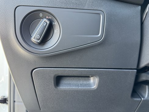 Certified 2023 Volkswagen Tiguan SE image 30