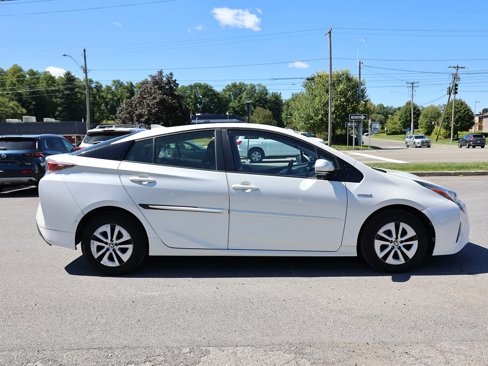 Used 2017 Toyota Prius Four image 13