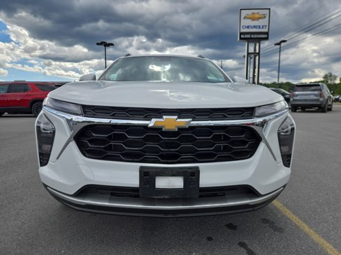 Used 2024 Chevrolet Trax LT w/ Driver Confidence Package image 9