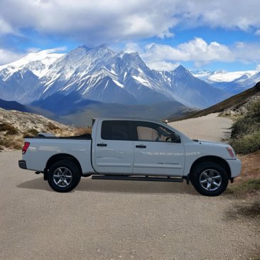 Used 2014 Nissan Titan SV w/ SV Value Truck Package image 6