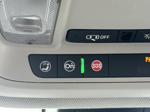 Used 2021 Chevrolet Traverse LT image 24