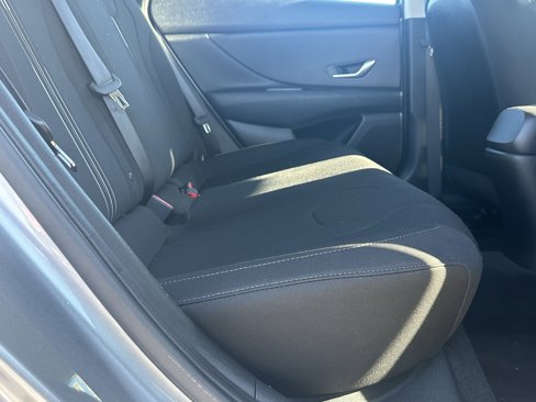 Used 2023 Hyundai Elantra SEL image 17