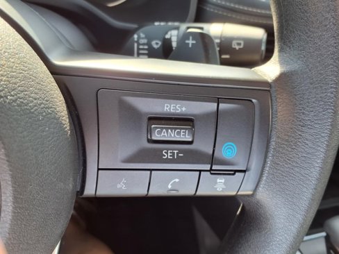 Used 2024 Nissan Rogue SV image 19