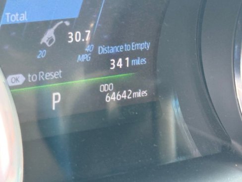 Used 2019 Toyota Camry XSE image 3