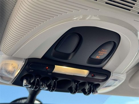 Used 2018 MINI Cooper S image 26