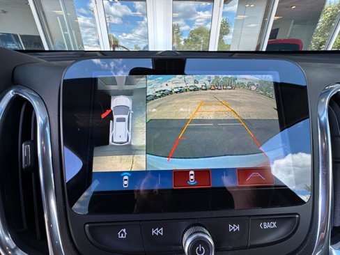 Used 2018 Chevrolet Equinox Premier image 25