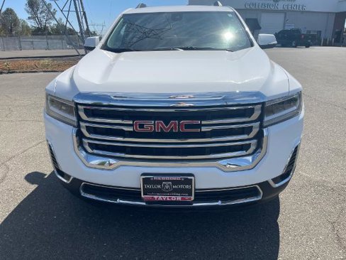 Used 2023 GMC Acadia SLT image 2