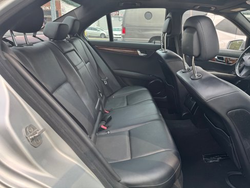 Used 2011 Mercedes-Benz C 350 Sport image 28