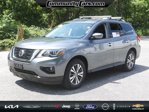 Used 2019 Nissan Pathfinder SV image 2