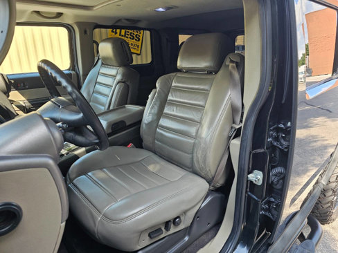 Used 2003 HUMMER H2 w/ Preferred Equipment Group image 12
