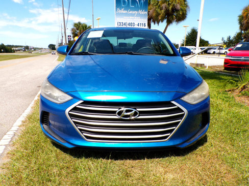 Used 2017 Hyundai Elantra SE image 3