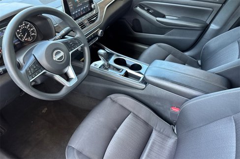 Used 2023 Nissan Altima 2.5 SV image 4