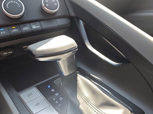 Used 2023 Hyundai Elantra SE image 24