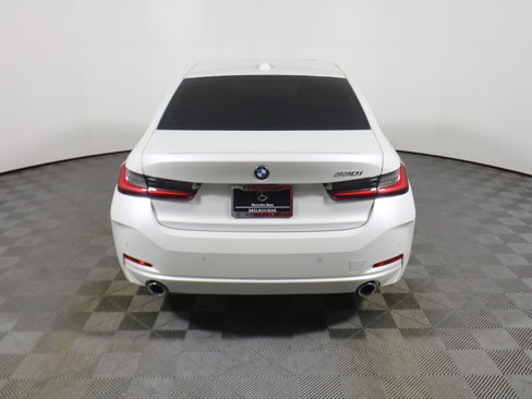 Used 2023 BMW 330i Sedan w/ Premium Package image 4