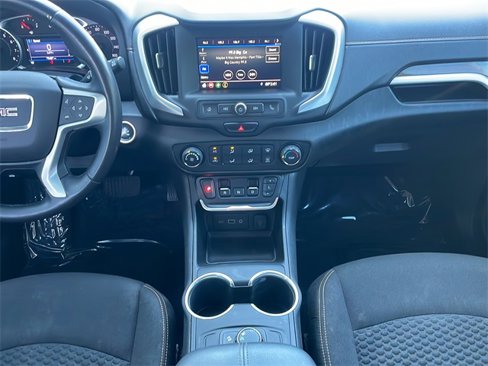 Used 2020 GMC Terrain SLE w/ Elevation Edition image 21