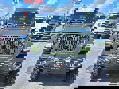 Used 2023 Jeep Gladiator Sport image 2