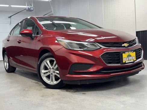 Used 2017 Chevrolet Cruze LT w/ Convenience Package image 1