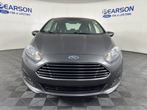Used 2018 Ford Fiesta SE image 2
