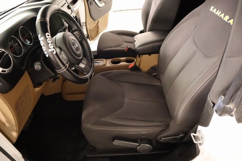 Used 2015 Jeep Wrangler Sahara image 9