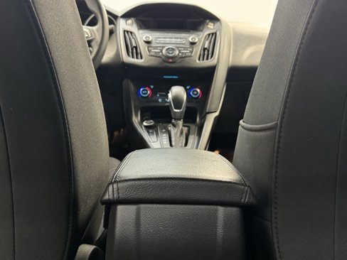 Used 2017 Ford Focus SE image 30