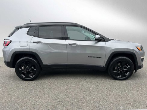 Used 2020 Jeep Compass Latitude image 2