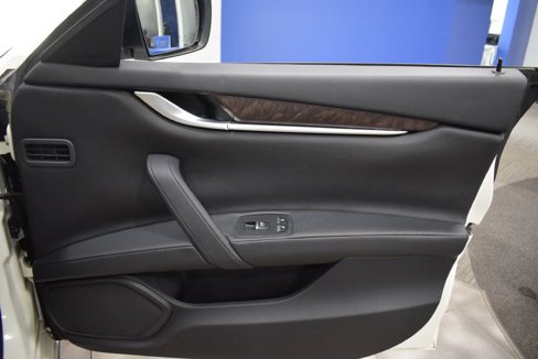 Used 2014 Maserati Ghibli image 18