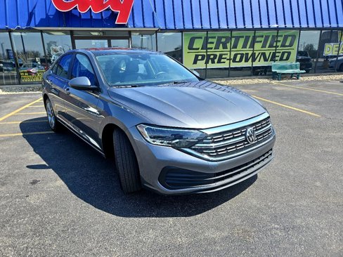 Used 2024 Volkswagen Jetta SE image 7