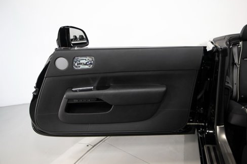 Used 2018 Rolls-Royce Dawn image 42