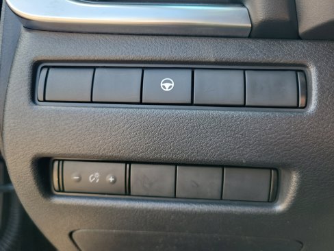 Certified 2021 Nissan Rogue SV image 25