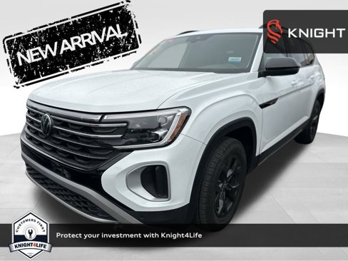 Used 2024 Volkswagen Atlas Peak Edition SE image 1