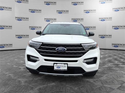 Used 2022 Ford Explorer XLT w/ Equipment Group 202A image 8