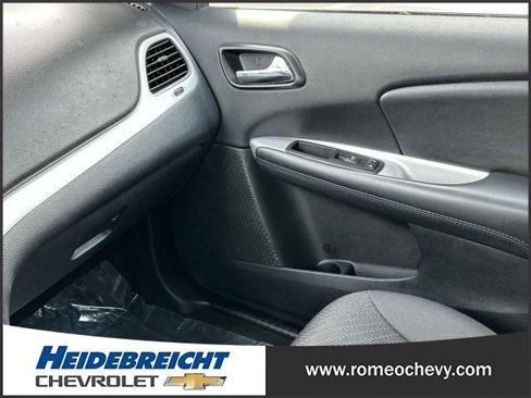 Used 2018 Dodge Journey SE image 30