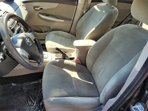 Used 2012 Toyota Corolla LE image 16