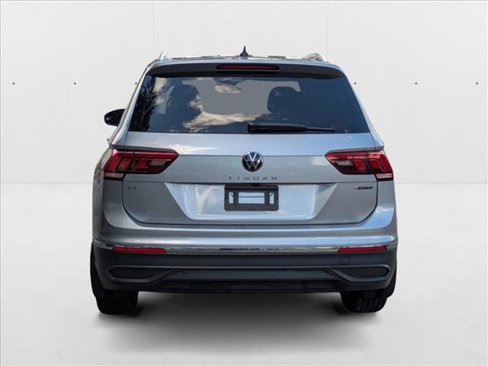 Used 2024 Volkswagen Tiguan SE image 7