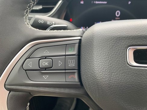 New 2025 Jeep Grand Cherokee Laredo X w/ Luxury Tech Group I image 17