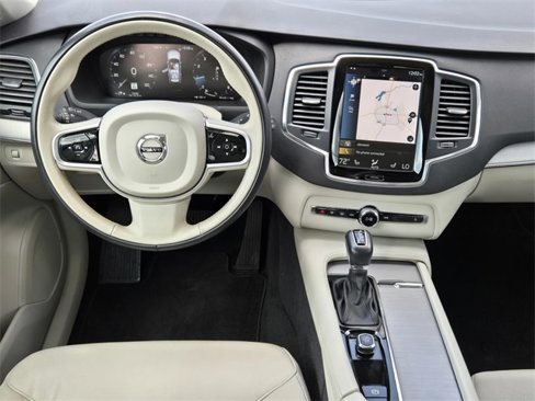 Used 2022 Volvo XC90 T5 Momentum w/ Climate Package image 10