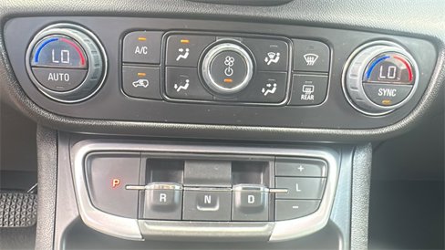 Used 2024 GMC Terrain SLT image 20