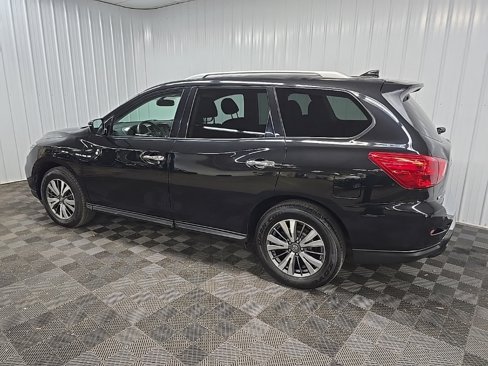 Used 2020 Nissan Pathfinder SV image 4