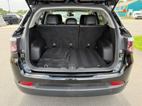 Used 2022 Jeep Compass Latitude image 8