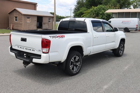 Used 2018 Toyota Tacoma TRD Sport image 7