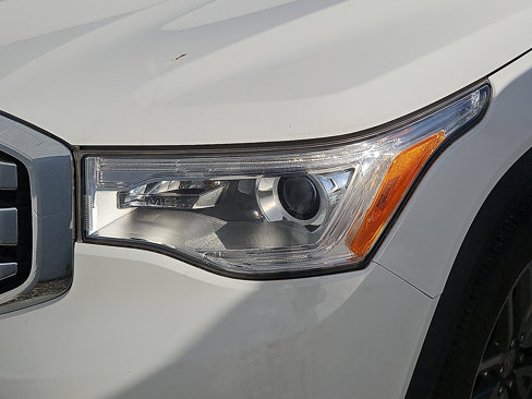 Used 2017 GMC Acadia SLE image 4